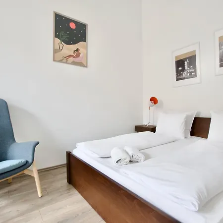 By Hi5 Apartments- Erzsebet 44 Appartement Boedapest