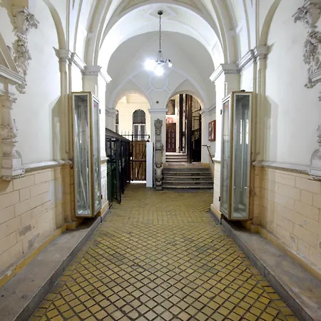 By Hi5 Apartments- Erzsebet 44 * Budapest