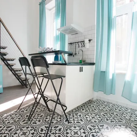 By Hi5 Apartments- Erzsebet 44 *